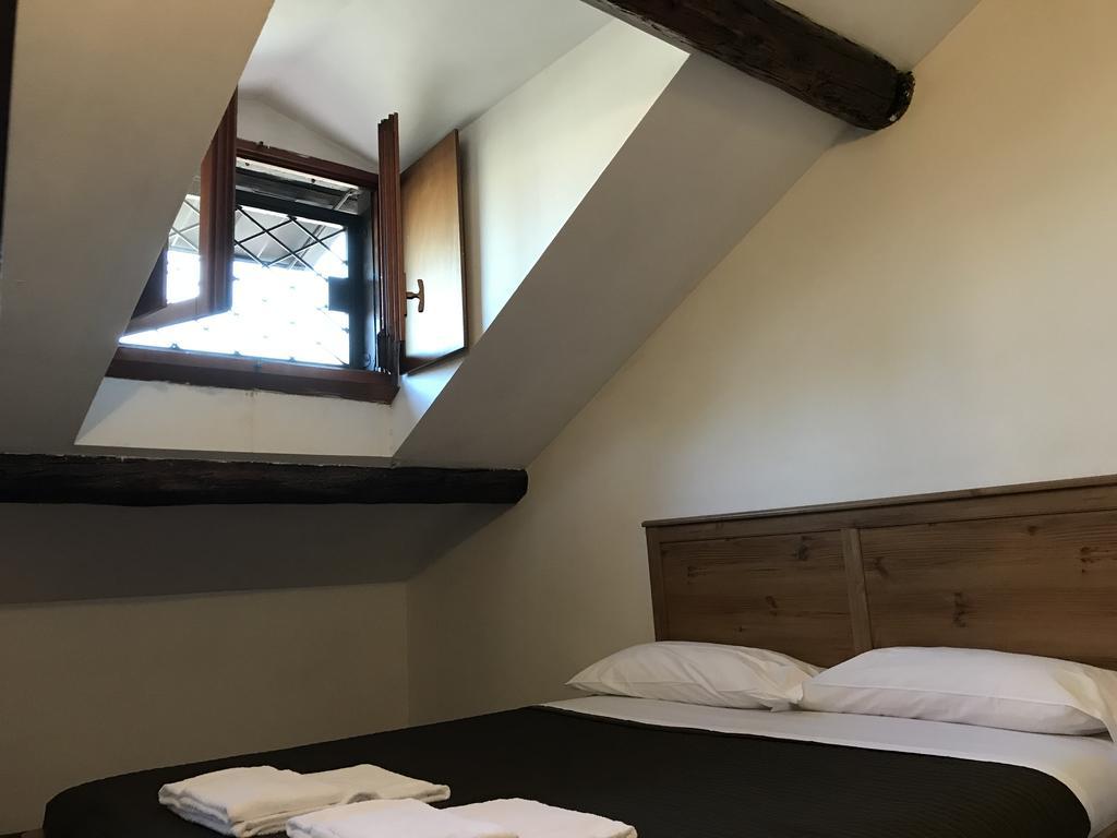 Charming Apartment The Castle Milano Eksteriør bilde